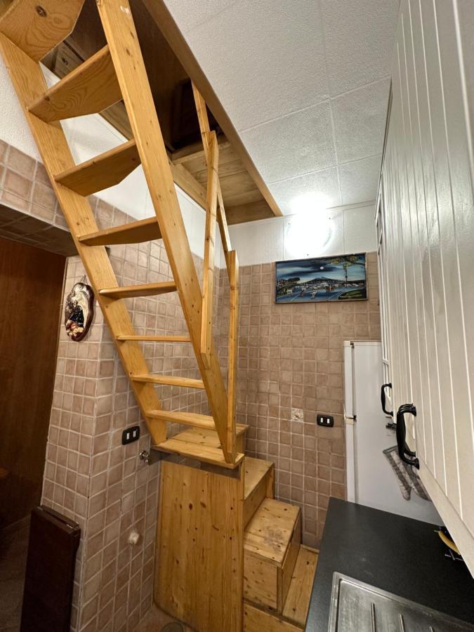 Tiny House - Spaccanapoli Apartamento Exterior foto